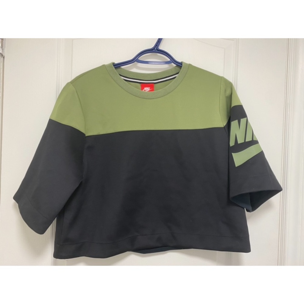 Nike Cropped Sweater